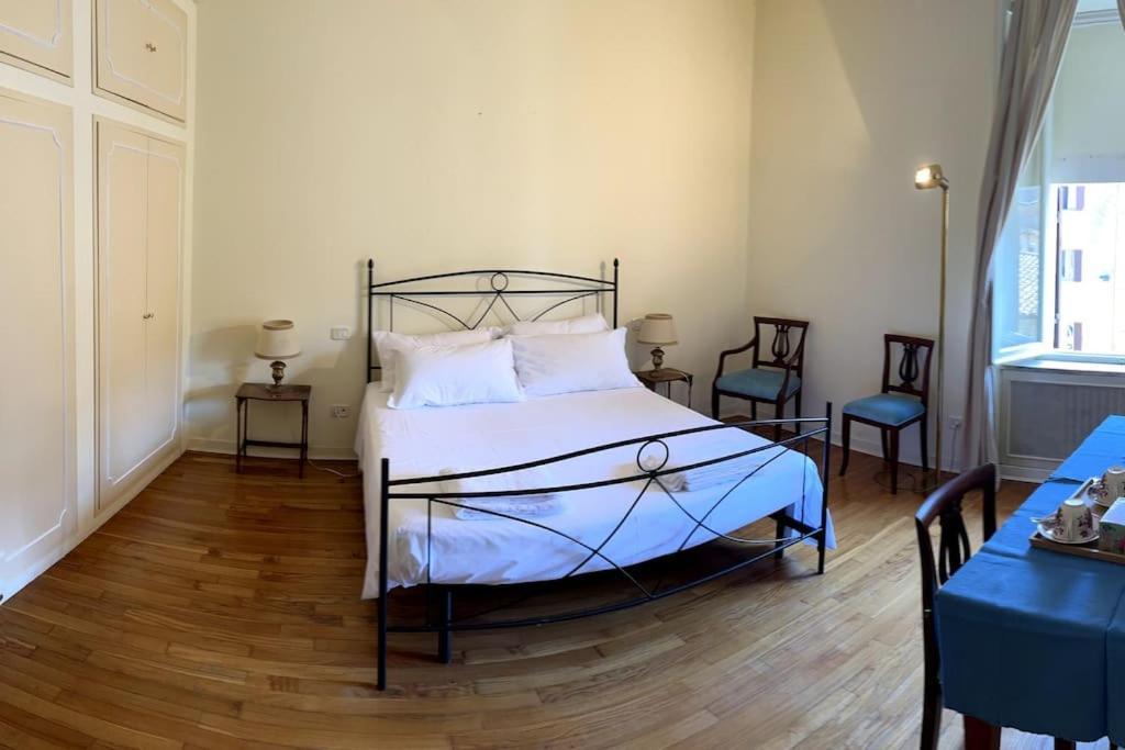 L'attico Del 1600 In Centro Apartment *
